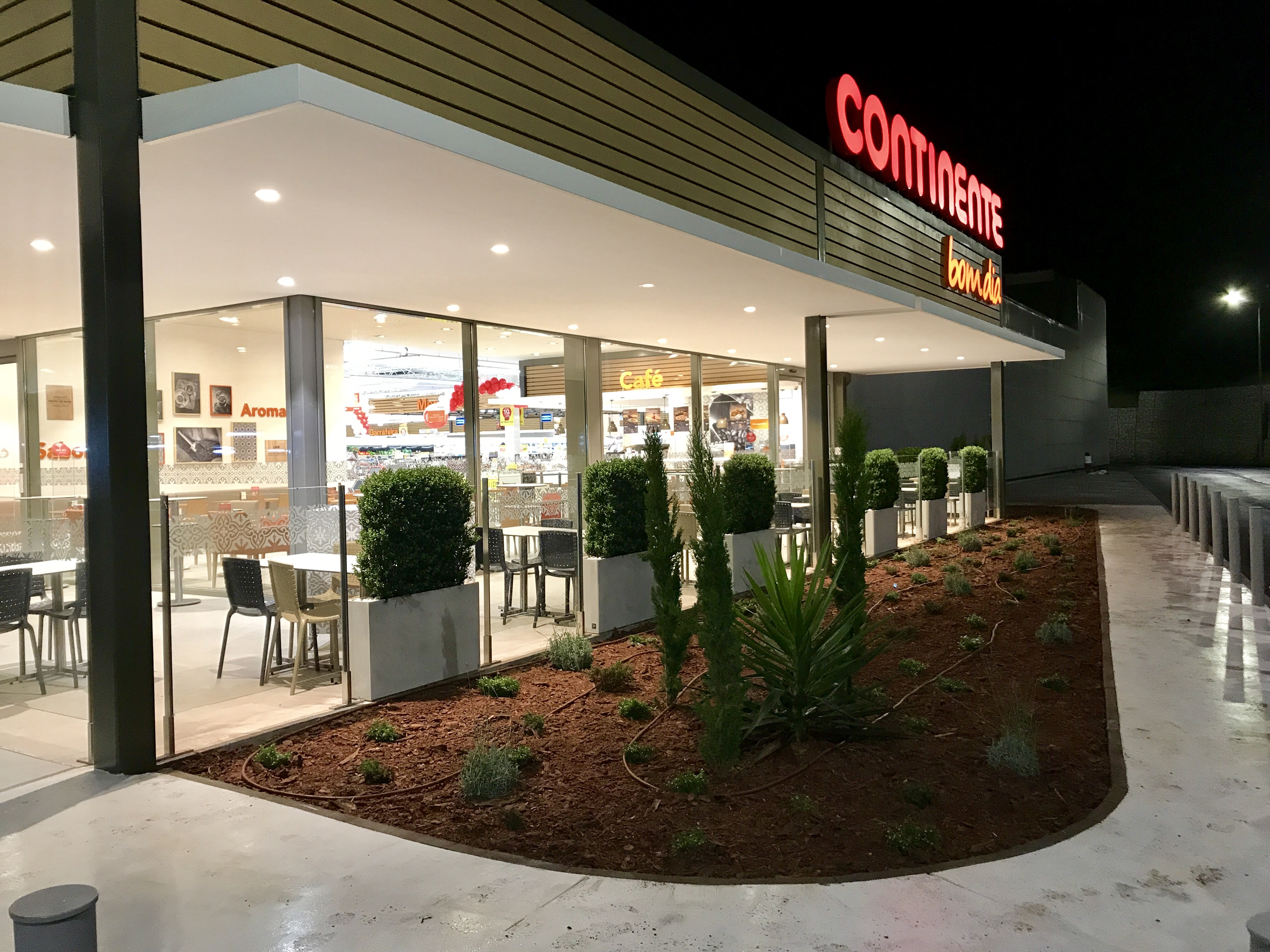 Continente Fiães – Máximo Jardins – O seu jardim sorri para si Continente Fiães – Máximo Jardins – O seu jardim sorri para si